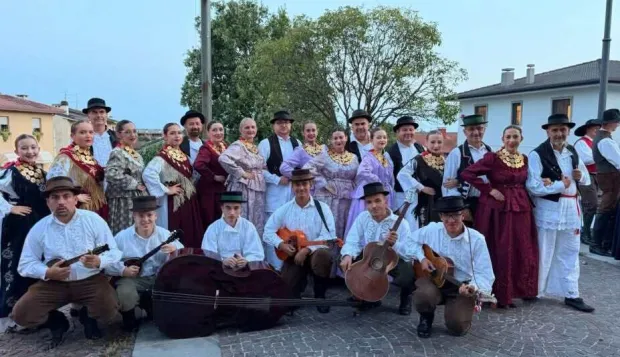 VINKOVCIZa članove Kulturno-umjetničkog dru&scaron;tva "&Scaron;umari" iz Vinkovaca ovogodi&scaron;nje ljeto ispunjeno je nastupima, putovanjima i susretima s čuvarima tradicijske kulture iz Hrvatske i drugih europskih zemalja.2026.