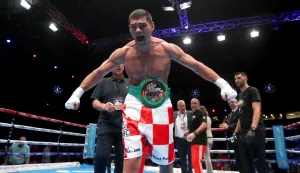Zagreb, 08.09.2018. - Hrvatski profesionalni boksač Filip Hrgović osvojio je naslov interkontinentalnog prvaka u te&scaron;koj kategoriji po verziji WBC zahvaljujući pobjedi nokautom u trećoj rundi protiv Amerikanca Amira Mansoura u zagrebačkoj Areni. Na slici Filip Hrgović slavi sa pojasom WBC-a.foto HINA/ Daniel KASAP/ ua
