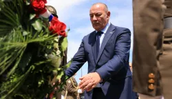 Polaganjem vijenaca i paljenjem svijeća u subotu je obilježena 35. obljetnica pogibije &scaron;est pripadnika 1. gardijske brigade "Tigrovi", a potpredsjednik Vlade i ministar hrvatskih branitelja Tomo Medved kazao je da svi imamo obavezu podsjećati na istinu o stvaranju i obrani Hrvatske.