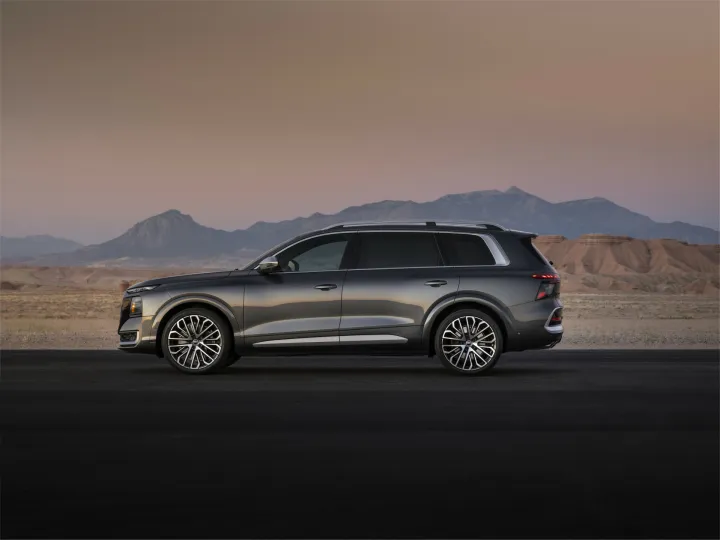 Daytona grey metallic, outdoor static photo, exterior, side view