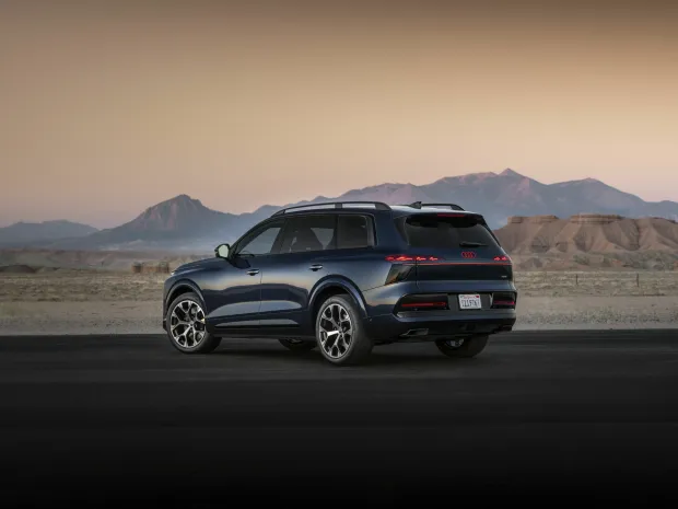 Daytona grey metallic, outdoor static photo, exterior, side view