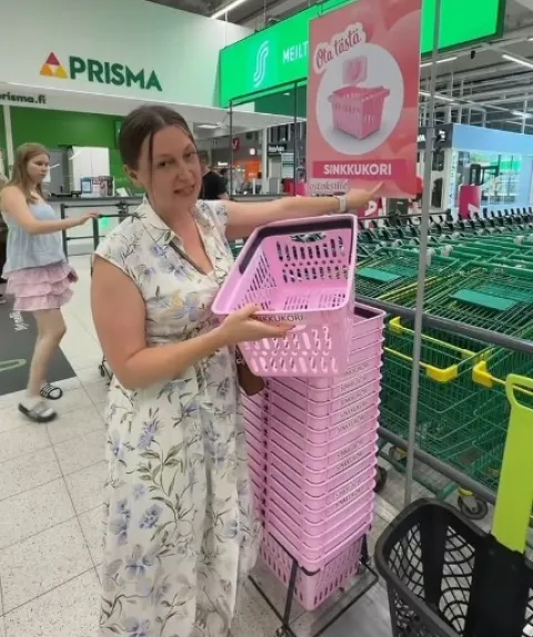 Ružičasta ko&scaron;ara znači Slobodan sam, potiče samce na druženje