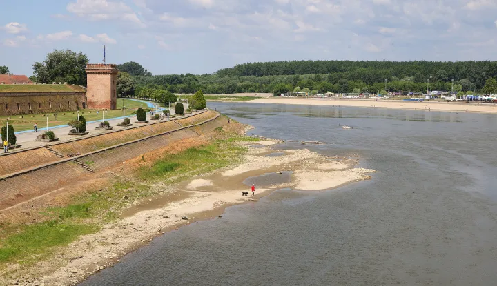 Osijek, 13. 07. 2026., Drava, rijeka Drava, nizak vodostaj, vodostajSNIMIO BRUNO JOBST