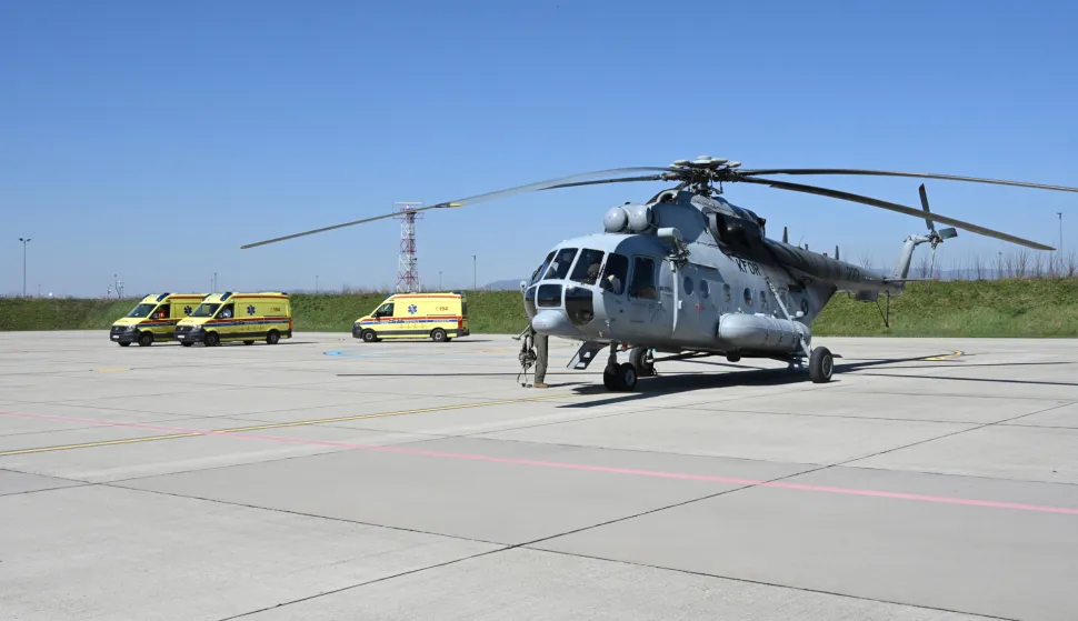 Zagreb, 19.03.2025 - Tri te?ko ozlije?ene osobe stradale u po?aru u no?nom klubu u Sjevernoj Makedoniji stigle su u srijedu helikopterom Hrvatskog ratnog zrakoplovstva (HRZ) u Hrvatsku na daljnje lije?enje, izvijestilo je Ministarstvo obrane. foto HINA/ MORH/ J.KOPI/ ik