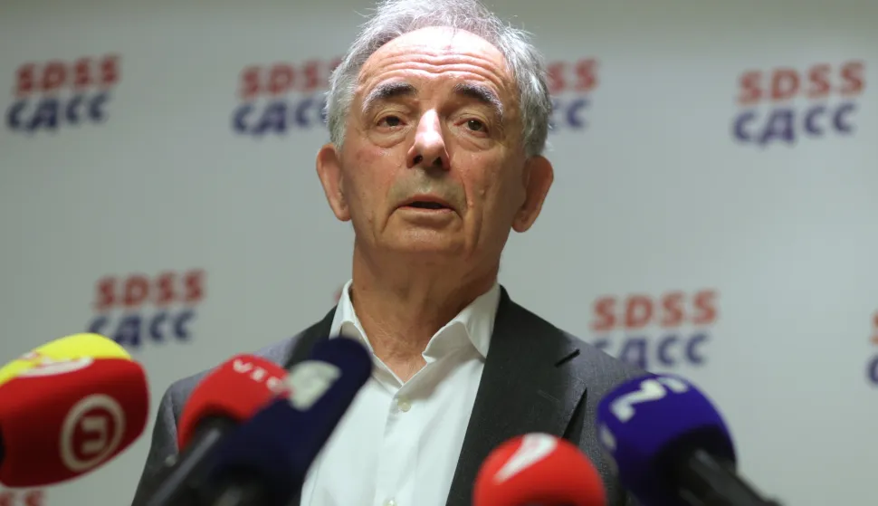 Zagreb,7.08.2026 - Saborski zastupnik i predsjednik SDSS-a te predsjednik Odbora za ljudska prava i prava nacionalnih manjina Hrvatskoga sabora Milorad Pupovac održao je konferenciju za medije na kojoj je, kako se navodi, podijelio s javno&scaron;ću zabrinutost zbog poziva na nasilje, kao i govora mržnje, koji su 5. kolovoza 2026., u poslijepodnevnim satima odzvanjali Kninom.Foto HINA/Tomislav Pavlek/tp