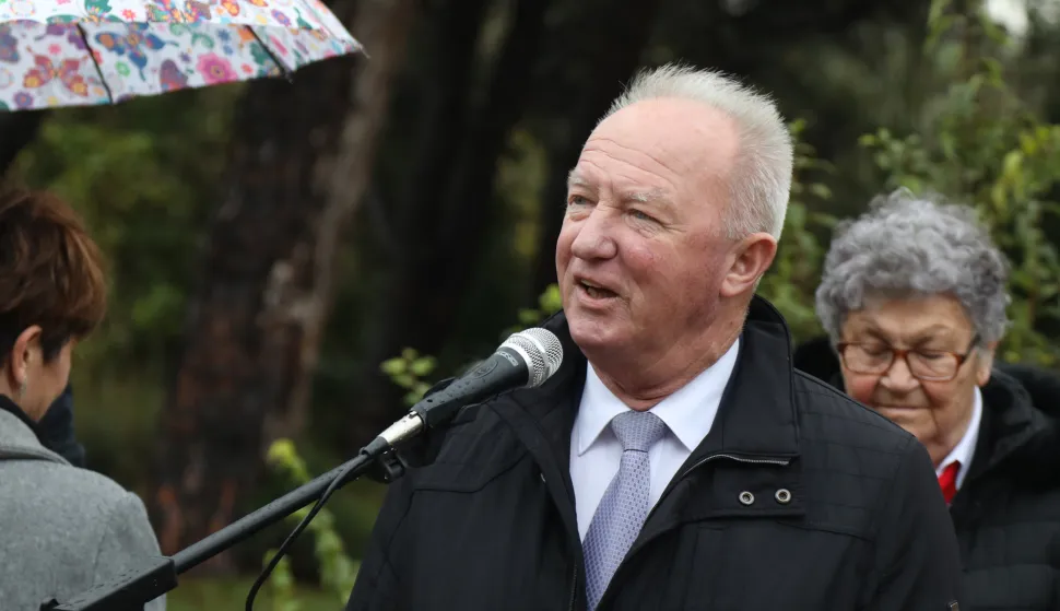 04.12.2022., Sibenik - U spomen parku streljanih na Subicevcu po velikoj kisi obiljezena je 78. godisnjica oslobodjenja Dalmacije od fasizma. Godisnjica je obiljezena polaganjem vjenaca uz izaslanstva Predsjednika RH, Vlade, SABA-e RH, damatinskih Zupanija, gradova i antifasistickih udruga Dalmacije. Predsjednik Saveza antifasističkih boraca i antifasista Hrvatske (SABA RH) Franjo Habulin Photo: Dusko Jaramaz/PIXSELL