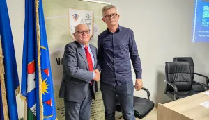 Nogomet19.02.2025.Skupstina NS NasiceNa slici: Ivica Valencak(bivsi) i Drazen Ibriks(novi) predsjednik NS NasiceSnimio: Srecko Sobodic