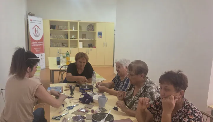 BIZOVACU Edukativnom centru u Bizovcu od 1. srpnja provodi se projekt "Zajedno brinemo o najranjivijima II", iza kojeg stoji Hrvatski Crveni križ &ndash; Gradsko dru&scaron;tvo Crvenog križa Valpovokolovoz 2026.