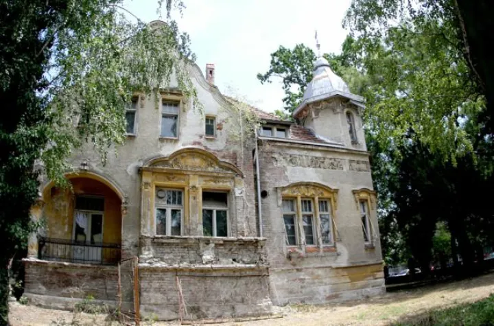 snimio Davor KIBEL,Osijek, 13.07.2012. Radićeva, Reisnerova Ulica,Vila Batory 