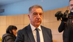24.02.2026., Gospic - Izvanredna konferencija Darka Milinovica u Gradskoj vijecnii s temom problematike tvornice za preradu litija u Smiljanu. Photo: Hrvoje Kostelac/PIXSELL