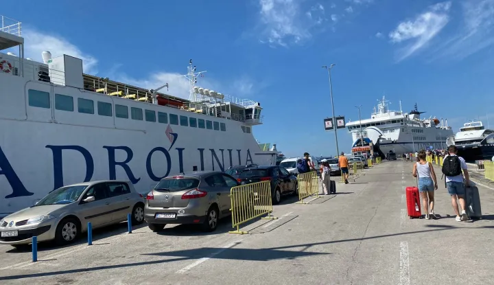 trajekt, luka, Split. turizam 