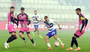 Osijek, 23. 11. 2025, Opus Arena, nogomet, Osijek - Lokomotiva (Zagreb), SupeSport HNL 25/26. Luka Jelinić (26).snimio GOJKO MITIĆ