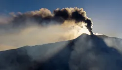 A drone view shows volcanic fumes rising during an eruption at Mount Etna in Sicily, Italy, August 11, 2026. Giuseppe Di Stefano/Etna Walk/via REUTERS ATTENTION EDITORS - THIS IMAGE WAS PROVIDED BY A THIRD PARTY. Photo: Giuseppe Di Stefano/Etna Walk/REUTERS