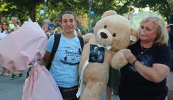 Osijek, 12. 08. 2026, Trg Bana Jelačića, Donji Grad. Kraj humanitarne akcije Ispod neba - Ivan Medved Medo - Klementina stiže na cilj nakon prehodanih 260 km.snimio GOJKO MITIĆ