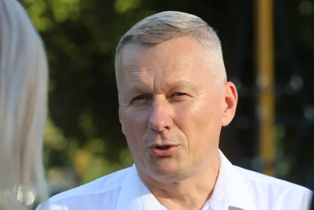 Osijek, 12. 08. 2026, Trg Bana Jelačića, Donji Grad. Kraj humanitarne akcije Ispod neba - Ivan Medved Medo - Klementina stiže na cilj nakon prehodanih 260 km. Tihomir Florijančić.snimio GOJKO MITIĆ