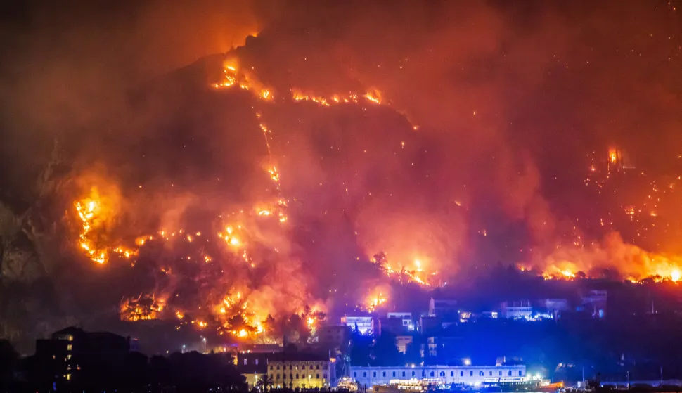 13.08.2026., Omi&scaron;: Pogled na Omi&scaron; sa u&scaron;ća Cetine. Photo: Zvonimir Barisin/PIXSELL