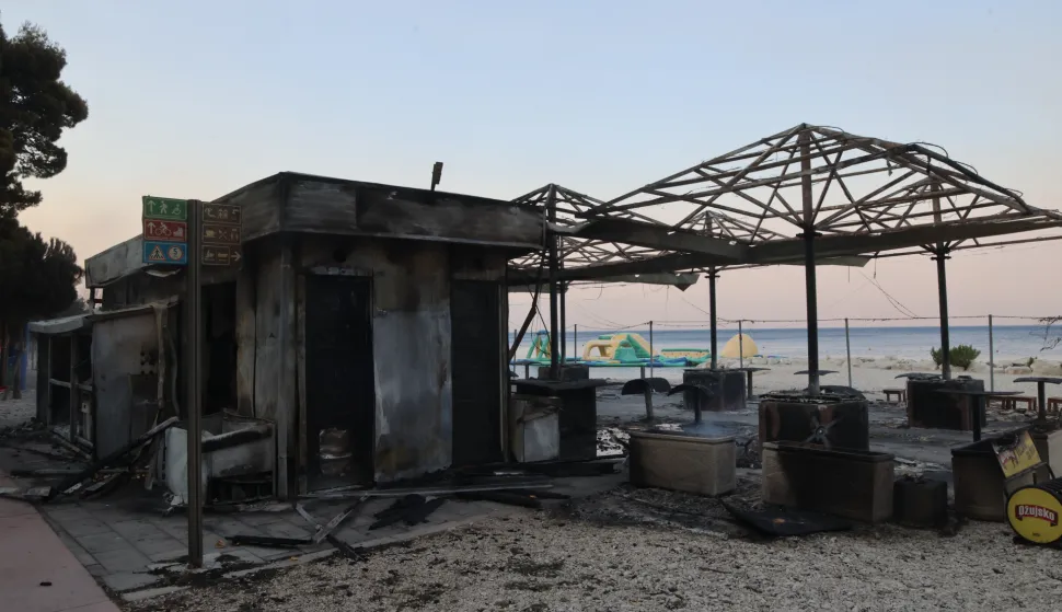 14.08.2026., Omis - Dolaskom jutra postali su vidljivi razmjeri stete nakon nezapamcenog pozara koji je jucer i nocas zahvatio podrucje Omisa. Photo: Ivo Cagalj/PIXSELL
