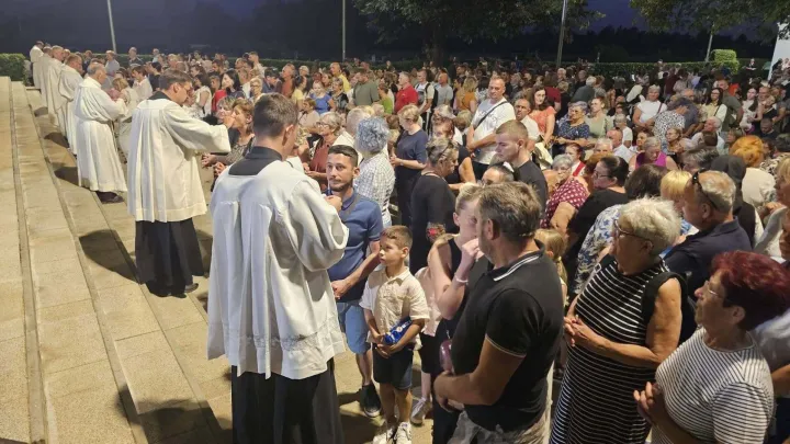 Misa uočnica &Scaron;umanovciustupljeno