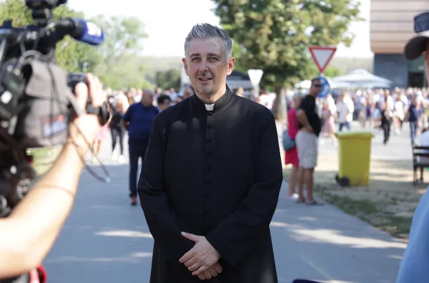 Aljma&scaron;, 15. 08. 2026., Aljma&scaron;, Velika Gospa, sveti&scaron;te, hodoča&scaron;će, Tomislav Ćurić - župnikSNIMIO BRUNO JOBST
