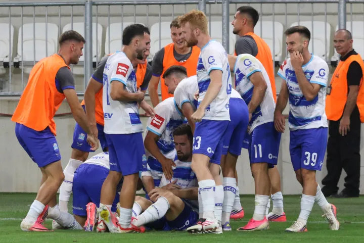 Osijek, 15. 08. 2026, Opus Arena, nogomet, SuperSport Hrvatska nogomenta liga 2026/27. Osijek - Lokomotiva. Arnen Jakupović (17) slavlje nakon gola.snmimio GOJKO MITIĆ