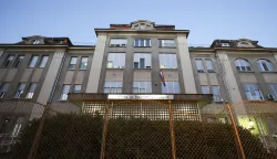 Zagreb, 14.08.2026. -Dr. Tihana Magdić Turković, voditeljica Odjela anesteziologije i intenzivnog liječenja Klinike za traumatologiju KBC-a Sestre milosrdnice dala je izjavu za medije o stanju pacijenata zaprimljenih nakon požara kod Omi&scaron;a. Na fotografiji Klinika za traumatologiju. foto HINA/ Lana SLIVAR/ ls