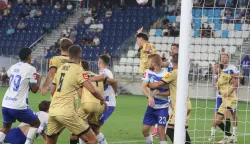 Osijek, 15. 08. 2026, Opus Arena, nogomet, SuperSport Hrvatska nogomenta liga 2026/27. Osijek - Lokomotiva. Arnen Jakupović (17) skroz desno u pozadini.snmimio GOJKO MITIĆ
