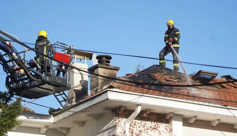 18, February, 2022, Belgrade - A fire broke out in the residence of the Croatian Embassy, located at 17b Sanje Zivanovic Street in Senjak. Photo: Antonio Ahel/ATAImages18, februar, 2022, Beograd - U rezidenciji Hrvatske ambasade koja se nalazi u Ulici Sanje Zivanovic 17b na Senjaku izbio je pozar. Photo: Antonio Ahel/ATAImages Photo: Antonio Ahel/ATAImages/PIXSELL