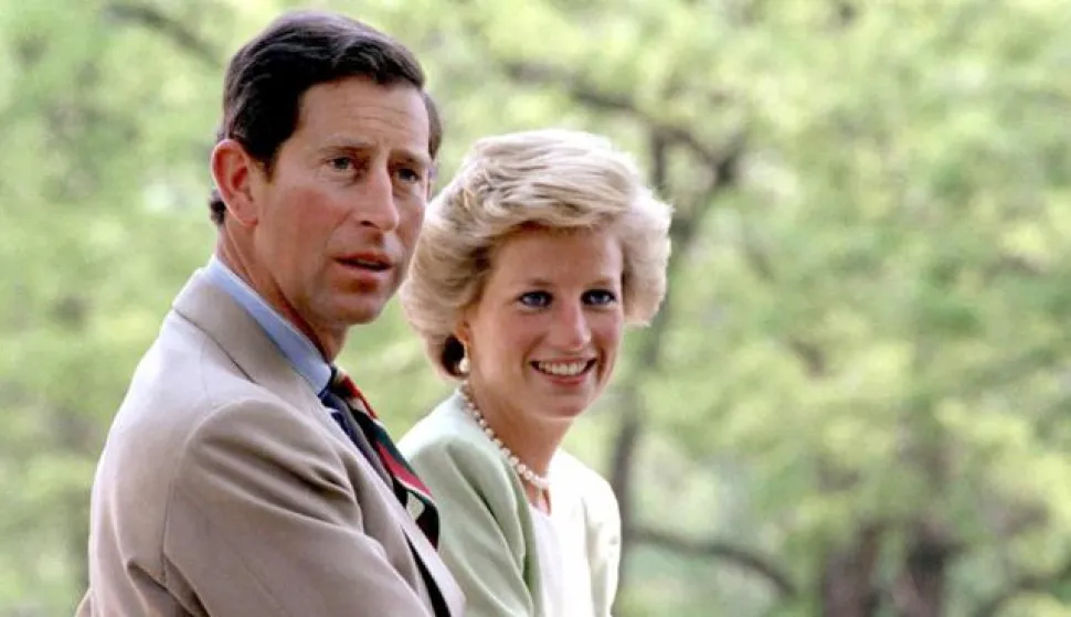 epa06156657 (FILE) - Britain's Diana, Princess of Wales and her husband, British Crown Prince Charles sit in a carriage in Bugac, 119 kms southeast of Budapest, Hungary, 09 May 1990. The 20th anniversary of Princess Diana's death will be marked on 31 August 2017. Diana Spencer, ex-wife of Prince Charles, died in a car accident in Paris, France on 31 August 1997. EPA/LASZLO VARGA HUNGARY OUT------MOZAIK, 3 stupca
