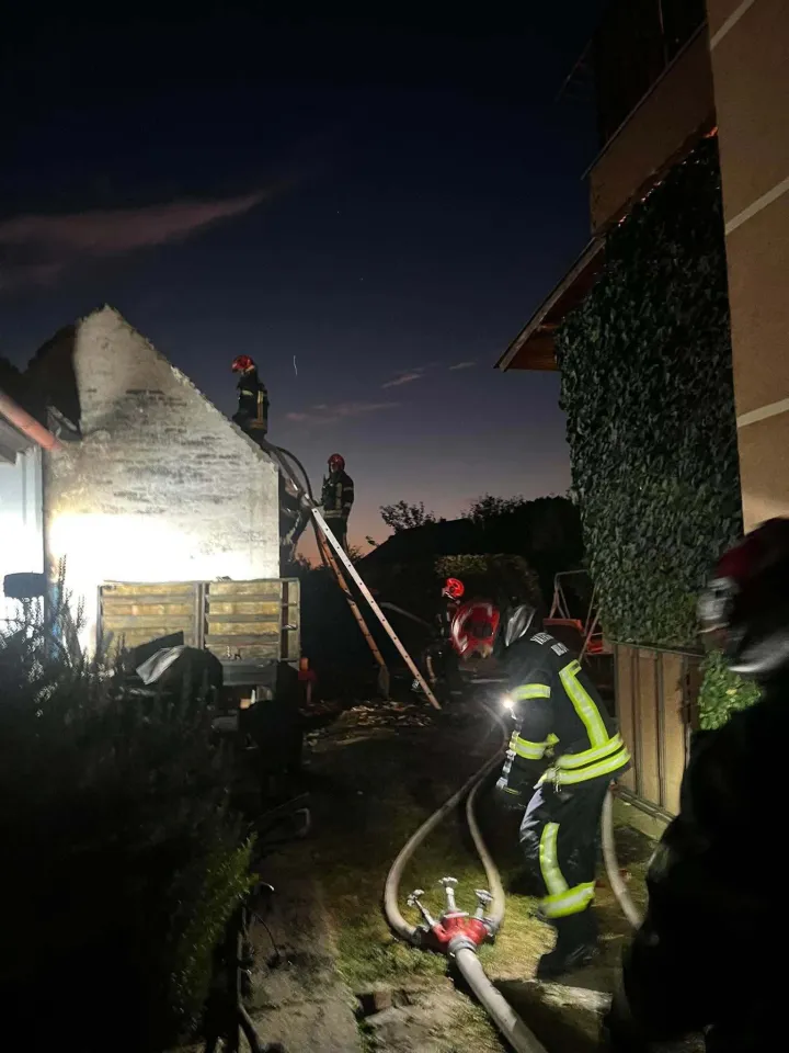 Požar pomoćnih prostorija u Valpovu