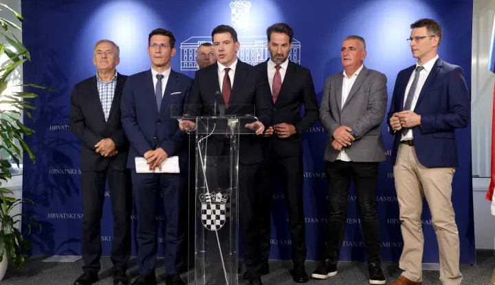 20.08.2026., Zagreb - Klub zastupnika Mosta u Hrvatskom Saboru je odrzao konferenciju za medije o politickim aktualnostima. Photo: Marko Seper/PIXSELL