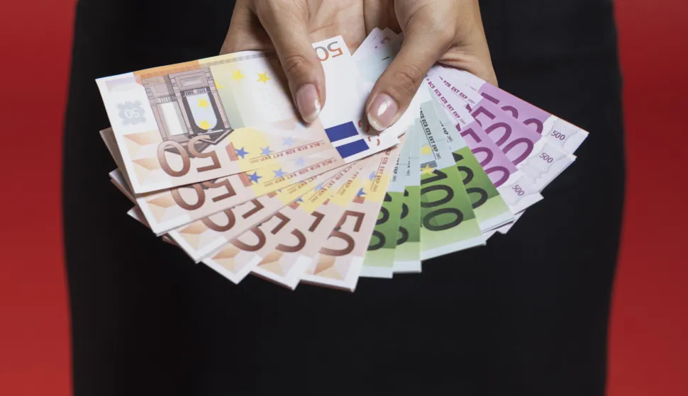 novac plaća plaćanje shopping euro euri magnific
