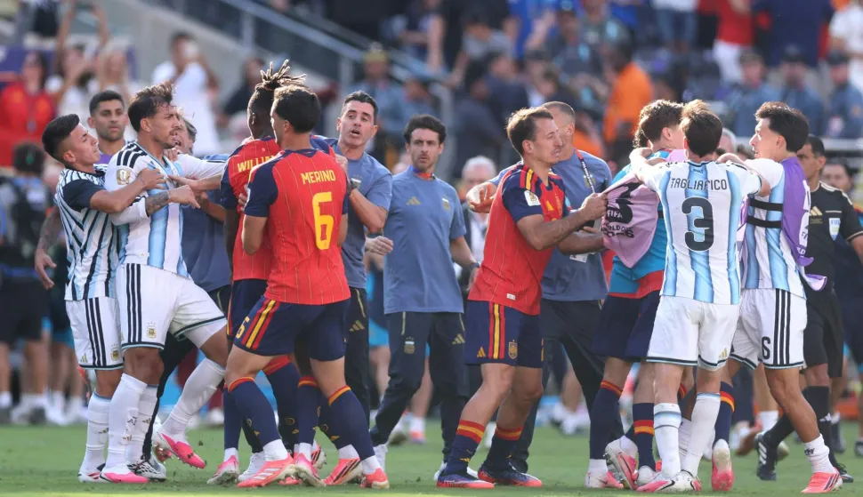EAST RUTHERFORD, NEW JERSEY - JULY 19: Players scuffle after the FIFA World Cup 2026 Final match between Spain and Argentina at New York New Jersey Stadium on July 19, 2026 in East Rutherford, New Jersey. Lars Baron/Getty Images/AFP (Photo by Lars Baron/GETTY IMAGES NORTH AMERICA/Getty Images via AFP)