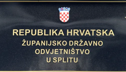 19.11.2014., Split - Ustanove smjestene u zgradi Zupanijskog suda. Natpisi na zgradi. Zupanijsko drzavno odvjetnistvo u Splitu. r"nPhoto: Ivo Cagalj/PIXSELL