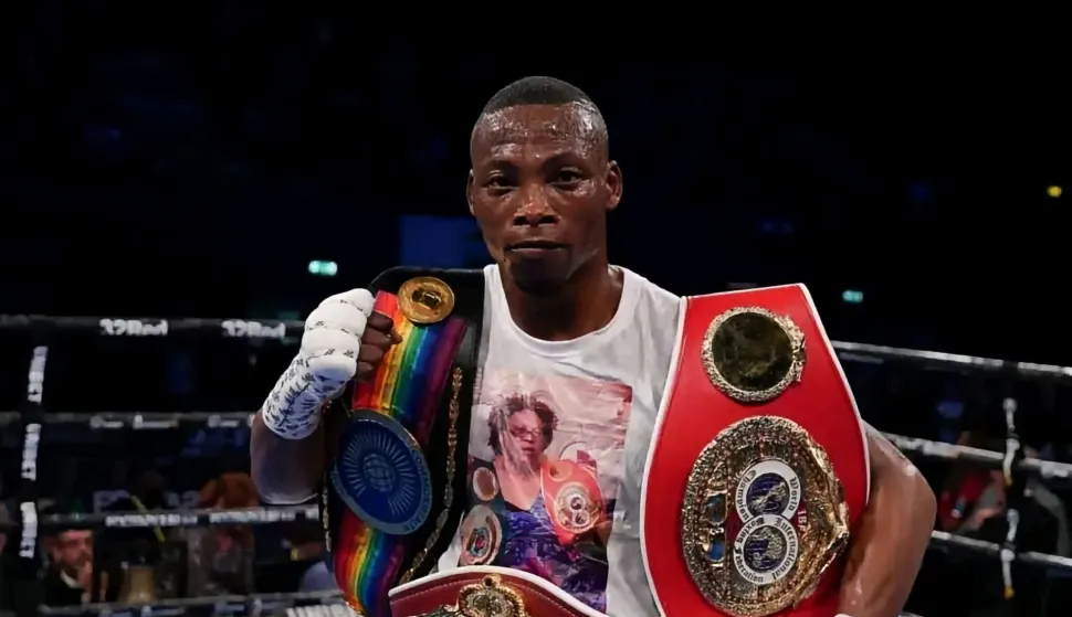 Biv&scaron;i svjetski boksački prvak Zolani "Last Born" Tete (38) ubijen je hicima iz vatrenog oružja ispred svog doma u južnoafričkoj pokrajini Istočni Cape u petak, objavili su u subotu policija i ministar sporta te zemlje.