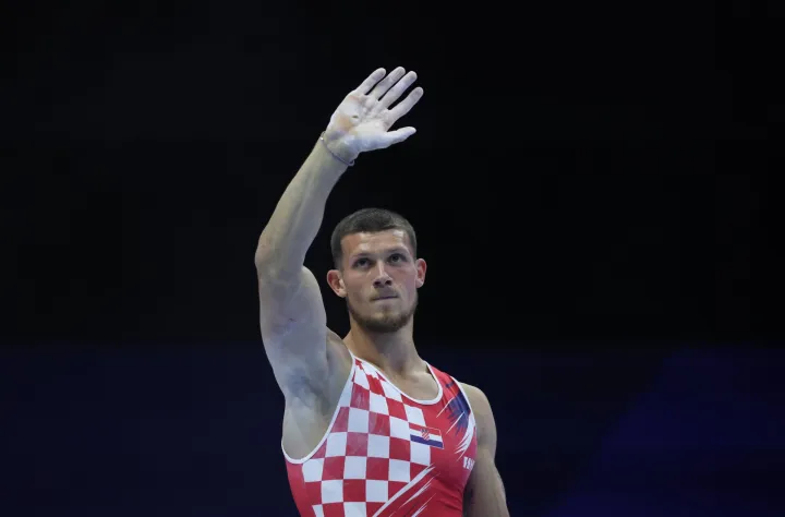 Zagreb, 22.08.2026. - Drugi dan finala po spravama na Europskom prvenstvu za gimnastičare u Zagrebu, preskok, ruče i preča. Na fotografiji Illia Kovtun osvojio zlato u ručama. foto HINA/ Damir SENČAR/ tm