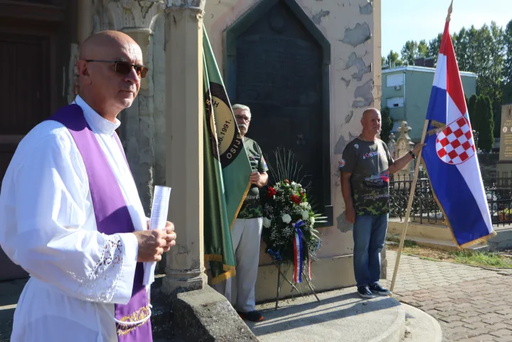 Osijek, 23. 08. 2026, Groblje Novi grad, kod OLT-A. Udruga veterana 106. brigade oblježila Europski dan sječanja na žrtve svigh totalitarnih i autroritarnih režima. snimio GOJKO MITIĆ