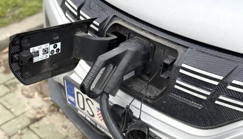 Osijek, 11. 02. 2026., slobodnjaci, slobodnjak, električno vozilo, električni automobil; električni auto; EV; punjenje; struja; ilustracijaSNIMIO BRUNO JOBST