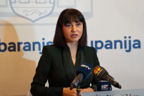 Osijek, 24. 8. 2026., Dodjela ugovora za kuće u sklopu projekta Na&scaron;a SiB, na&scaron; dom Nata&scaron;a Trami&scaron;ak; kuće; općine; izgradnja; potpore; mlade obitelji; ruralna područja; načelnici; ugovori