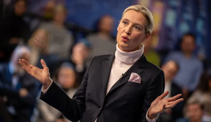 13 February 2025, Berlin: Alice Weidel, candidate for chancellor of the AfD, speaks in the ZDF program "Klartext". During the program, citizens have the opportunity to ask the chancellor candidate their questions. Photo: Michael Kappeler/dpa-Pool/dpa Photo: Michael Kappeler/DPA