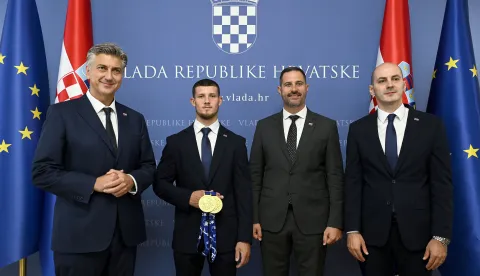 25.08.2026., Zagreb - U Banskim dvorima, premijer Andrej Plenkovic povodom osvajanja dvije zlatne medalje na Europskom prvenstvu u gimnastici, primio je Iliju Kovtuna i izaslanstvo Hrvatskog gimnastickog saveza i Hrvatskog olimpijskog odbora. Andrej Plenkovic, Illia Kovtun, Tonci Glavina, Josip Varvodic Photo: Marko Lukunic/PIXSELL