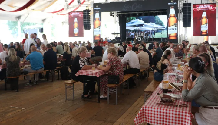 Osijek, 26. 08. 2026, Lijeva obal Drave. Otvorenje Dana prvog hrvatskog piva. Vlatko Kopić otvori Dane prvog hrvatskog piva.snimio GOJKO MITIĆ