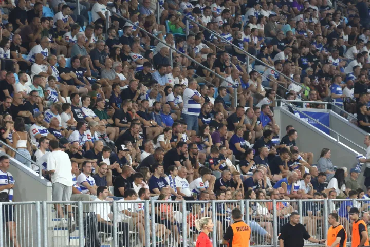 Osijek, 15. 08. 2026, Opus Arena, nogomet, SuperSport Hrvatska nogomenta liga 2026/27. Osijek - Lokomotiva. Publika, navijači.snmimio GOJKO MITIĆ