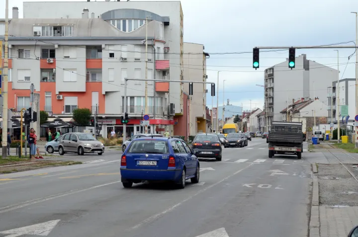 osijek, 7 kolovoza 2023, 10,30 sati, semafori, strossmayerova ulicasnimio zdenko pu&scaron;ić