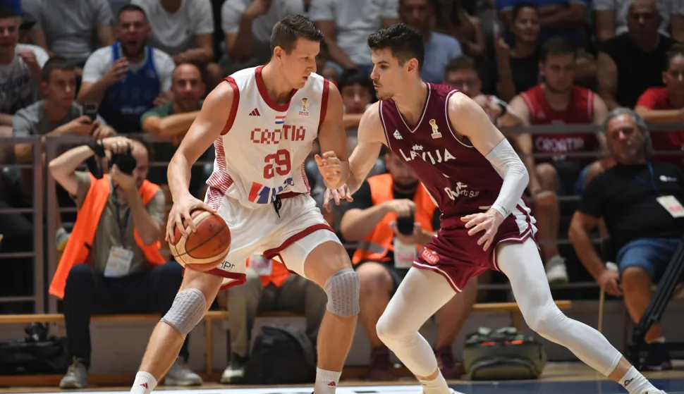 27.08.2026., SD Kre&scaron;imir Čosić, Zadar - Kvalifikacijska utakmica za FIBA Svjetsko prvenstvo 2027. godine između Hrvatske i Latvije. Luka Bozic i Antonio Pejanovic Photo: Josko Herceg/PIXSELL