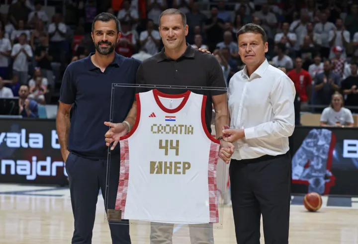 Zadar, 27.08.2026. - Dvorana Kre&scaron;imira Ćosića na Vi&scaron;njiku. Ko&scaron;arka&scaron;ka utakmica Hrvatska - Latvija, kvalifikacije za FIBA Svjetsko prvenstvo 2027. u Kataru - 4. kvalifikacijski prozor, drugi krug.Na fotografiji: Bojan Bogdanić.Foto HINA/Zvonko KUCELIN