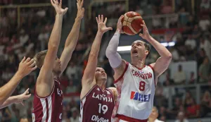 Zadar, 27.08.2026. - Dvorana Kre&scaron;imira Ćosića na Vi&scaron;njiku. Ko&scaron;arka&scaron;ka utakmica Hrvatska - Latvija, kvalifikacije za FIBA Svjetsko prvenstvo 2027. u Kataru - 4. kvalifikacijski prozor, drugi krug.Na fotografiji: Mario Hezonja.Foto HINA/Zvonko KUCELIN