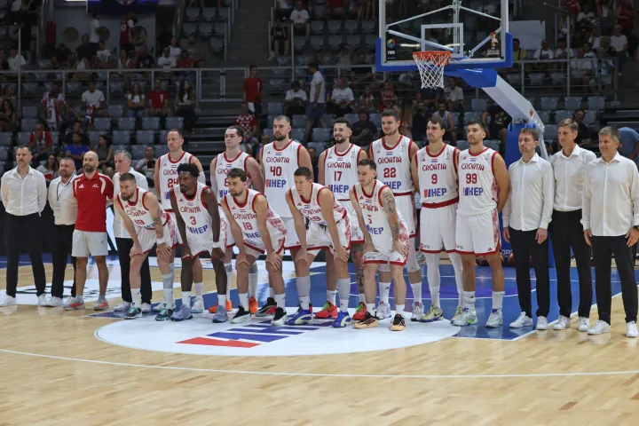Zadar, 27.08.2026. - Dvorana Kre&scaron;imira Ćosića na Vi&scaron;njiku. Ko&scaron;arka&scaron;ka utakmica Hrvatska - Latvija, kvalifikacije za FIBA Svjetsko prvenstvo 2027. u Kataru - 4. kvalifikacijski prozor, drugi krug.Na fotografiji: reprezentacija Hrvatske.Foto HINA/Zvonko KUCELIN