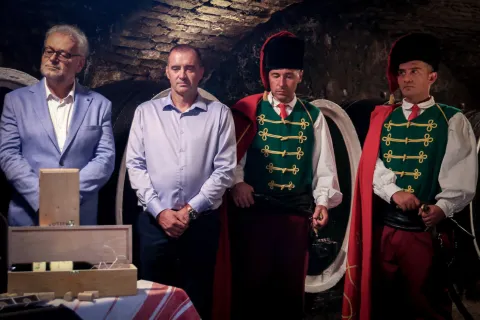 "Zlatne žice Slavonije 2026.": Punjenjem festivalskog vina najavljeno slavlje pjesme i tambure