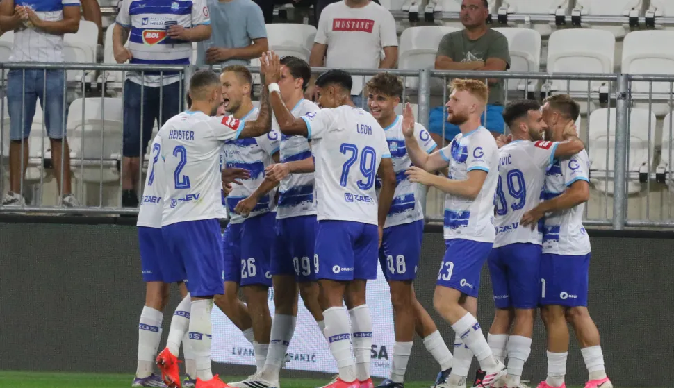 Osijek 30. 08. 2026, Opus Arena, nogomet, Osijek - Slaven Belupo, SuperSport HNL 2026/2027. Joan Ježić.(48) Slavlje.snimio GOJKO MITIĆ