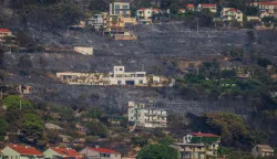 13.08.2026., Omis: Pogled na izgoreni dio Omisa prometan sa Usca rijeke Cetine. Photo: Zvonimir Barisin/PIXSELL